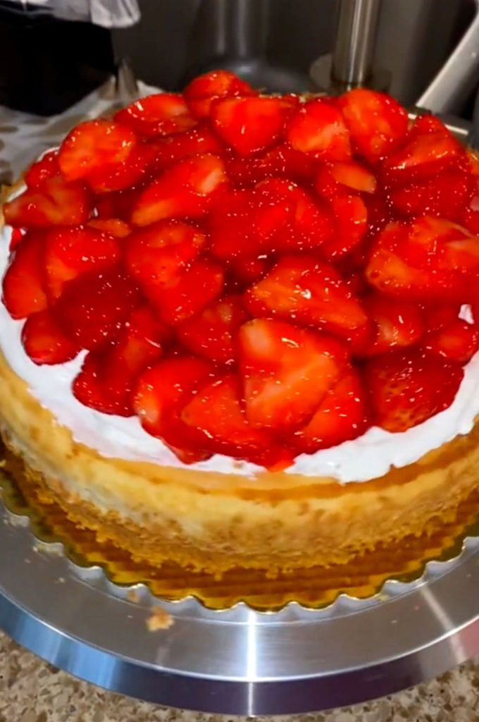  Strawberry Glazed Cheesecake