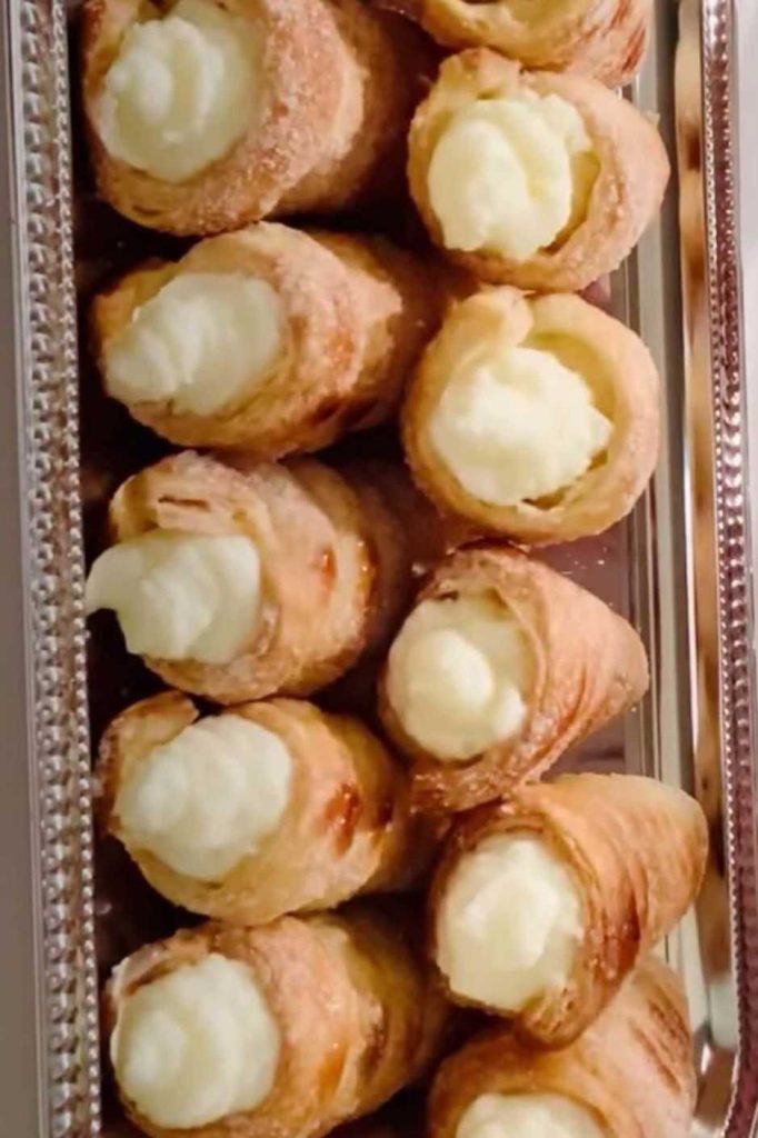 Italian Cream Stuffed Cannoncini